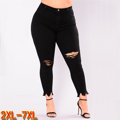 Модерни дамски дънки с накъсани мотиви в черен цвят