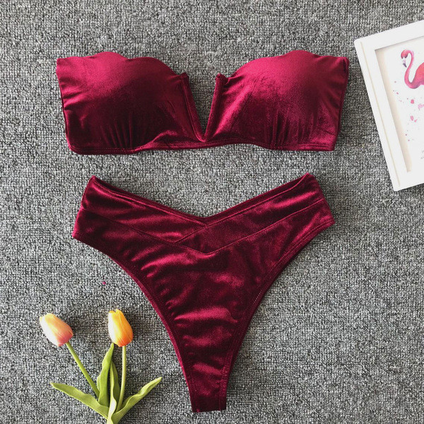 Нов модел дамски бански костюм от две части в цвят бордо