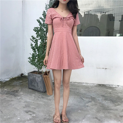 Rochie de dama moderna in carouri cu maneci scurte si cravate