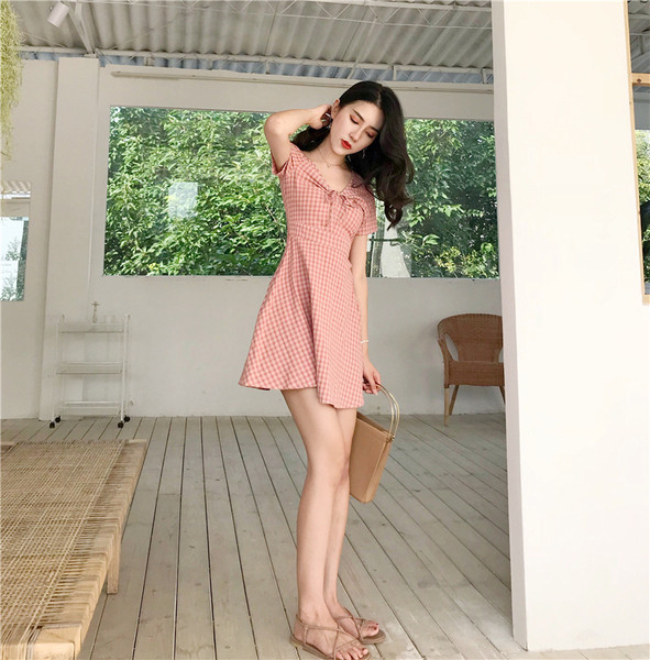 Модерна дамска карирана рокля с къс ръкав и връзки