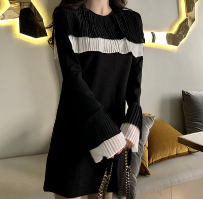 Модерна дамска черна рокля с дълъг ръкав 