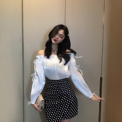 Актуална дамска блуза с паднали ръкави и връзки