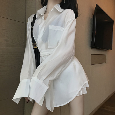 Стилен дамски комплект от къс панталон и риза в два цвята