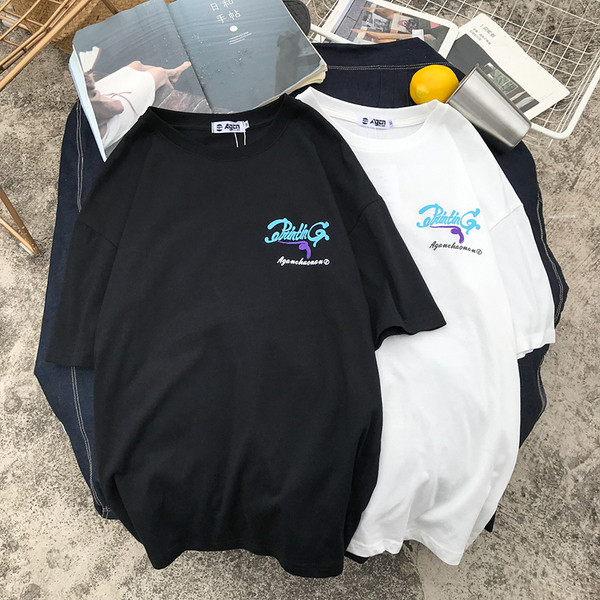 Мъжка тениска в черен и бял цвят с апликация и надпис 