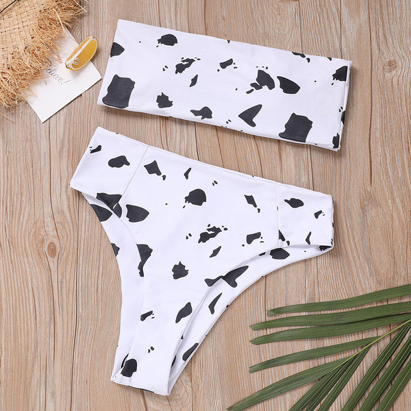 Стилен дамски бански костюм от две части в черно-бял цвят 