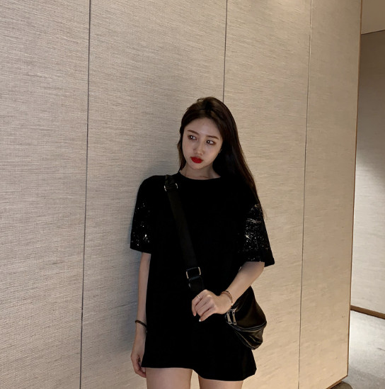 Дамска модерна рокля в черен цвят с камъни