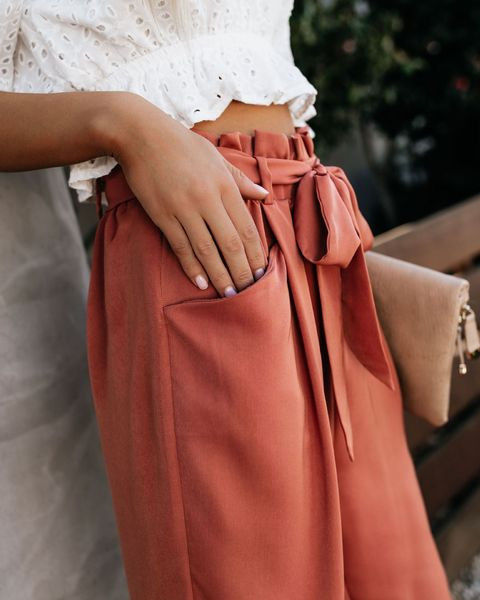 Стилен дамски панталон с висока талия и връзка 