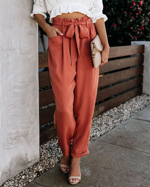 Стилен дамски панталон с висока талия и връзка 