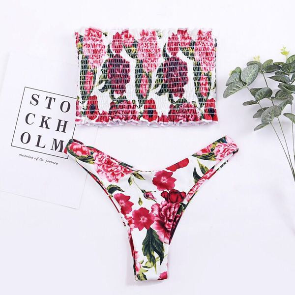 Модерен дамски  бански костюм от две части с флорален мотив