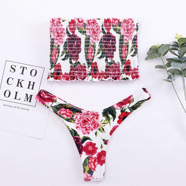 Модерен дамски  бански костюм от две части с флорален мотив