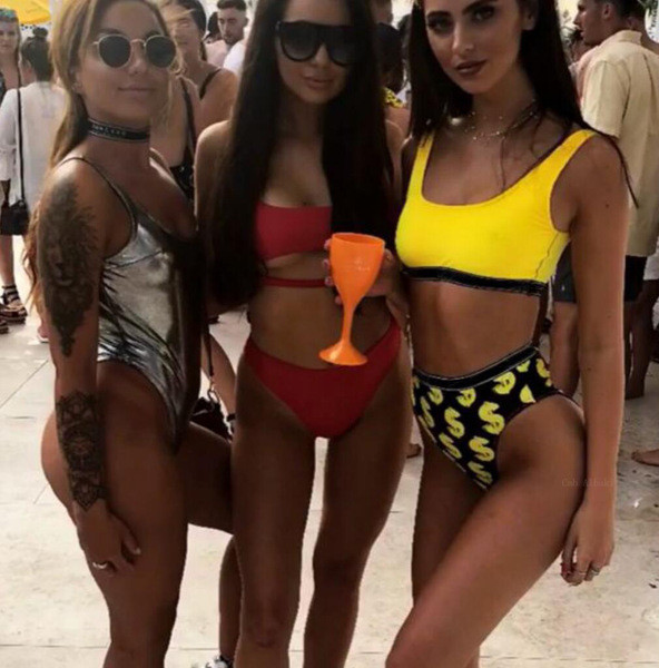 Модерен дамски бански костюм от два части в син и жълт цвят