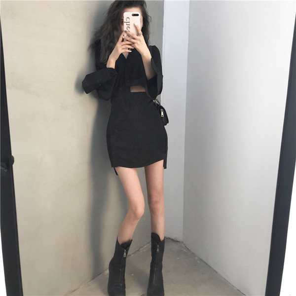 Небрежна дамска рокля в черен и бял цвят с копчета