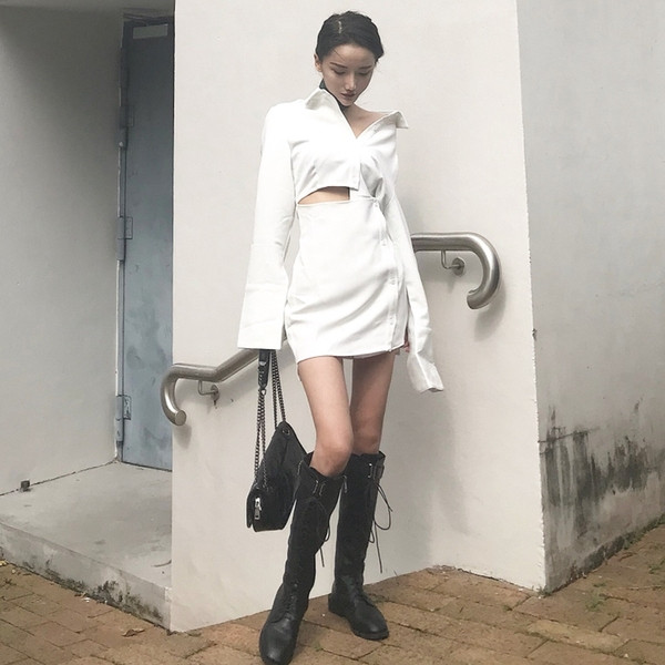 Небрежна дамска рокля в черен и бял цвят с копчета