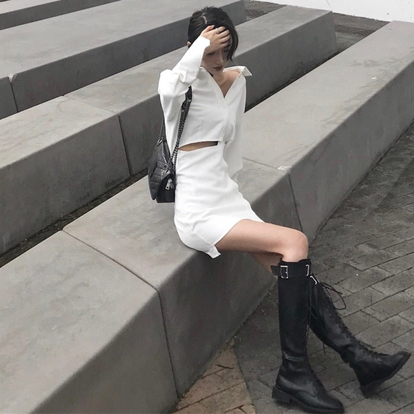 Небрежна дамска рокля в черен и бял цвят с копчета