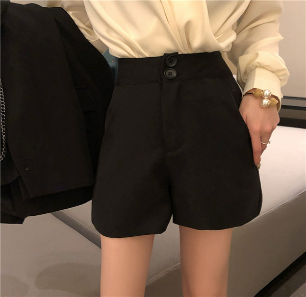 Стилен дамски къс панталон с висока талия в три цвята