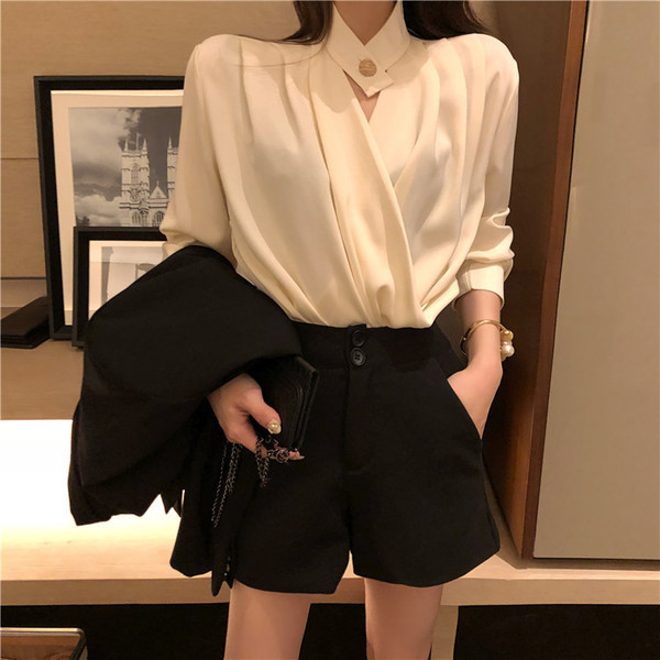 Стилен дамски къс панталон с висока талия в три цвята