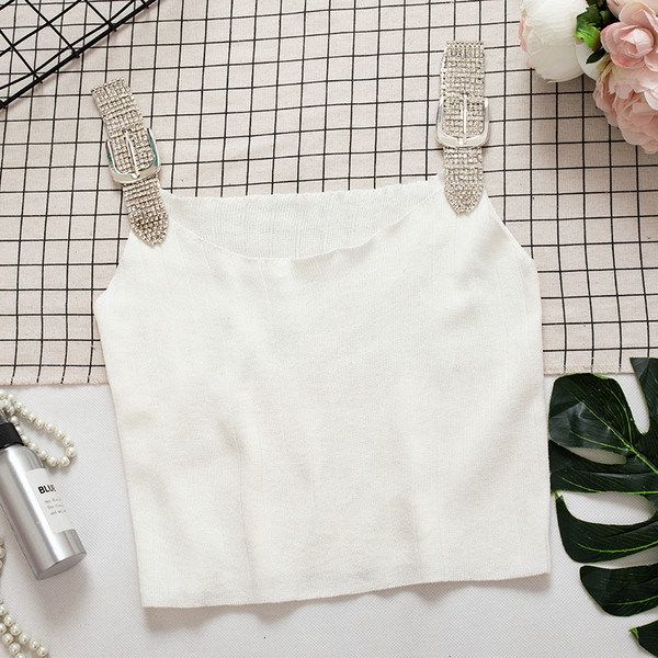 Модерен дамски топ в черен и бял цвят