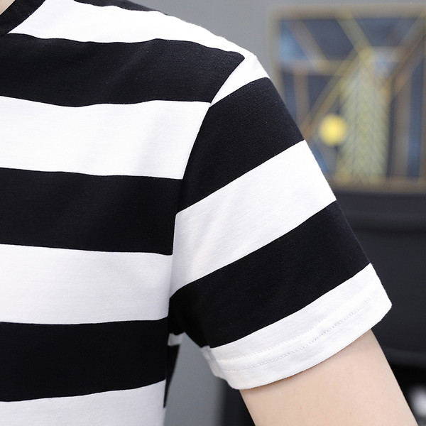 Мъжка раирана тениска с V-образно деколте в три цвята