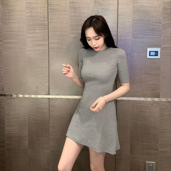 Дамска ежедневна рокля в сив и черен цвят