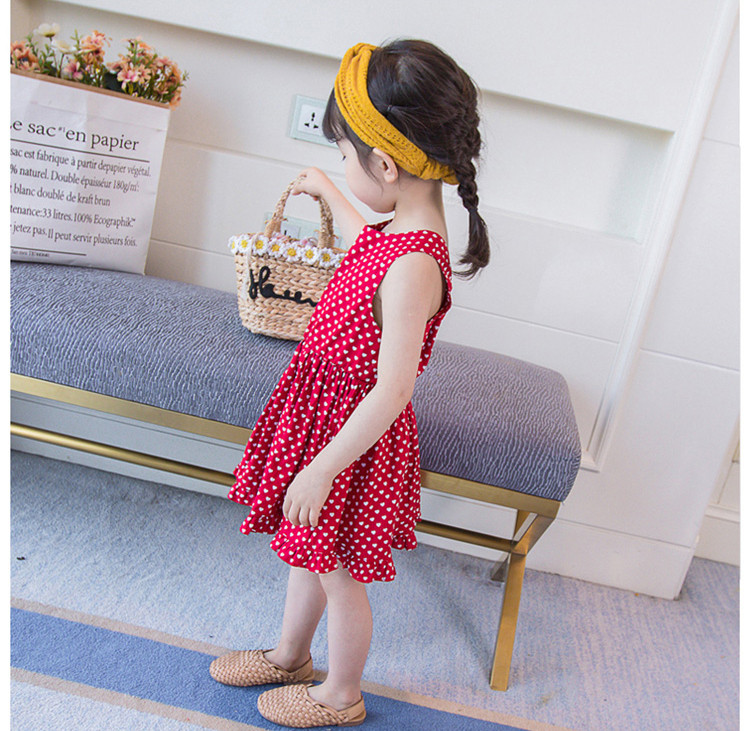 Модерна детска рокля разкроен модел в червен цвят