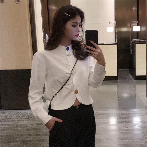 Модерна дамска асиметрична риза с цветни копчета