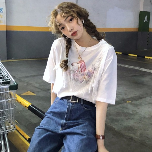 Модерна дамска тениска с щампа 