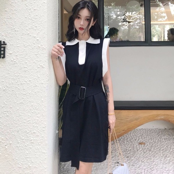 Модерна дамска рокля с яка и копчета в три цвята