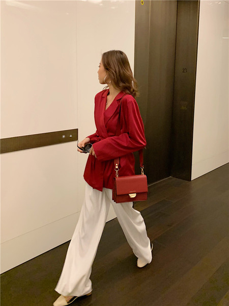 Стилна дамска риза с дълъг ръкав в черен и червен цвят 