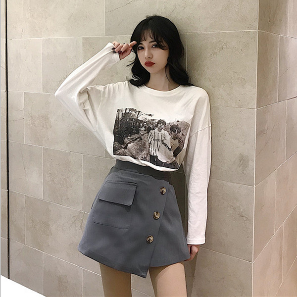 Дамски стилен пола-панталон с висока талия и декоративни копчета