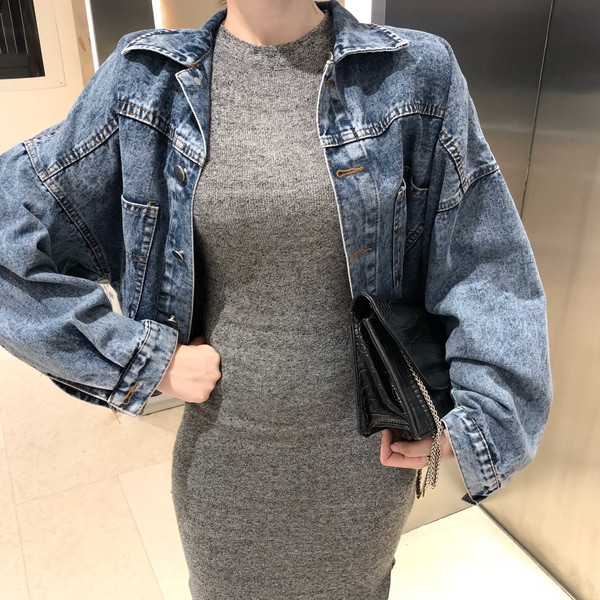 Модерно дамско дънково яке с джобове