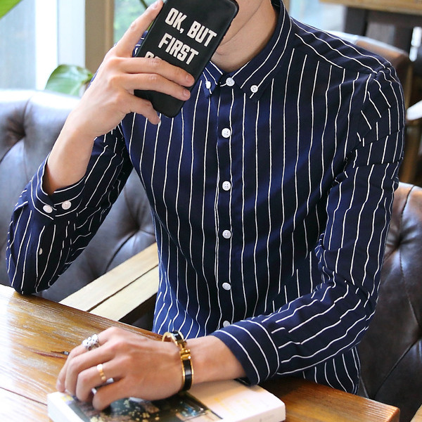 Μοντέρνο ανδρικό ριγέ πουκάμισο σε διάφορα χρώματα