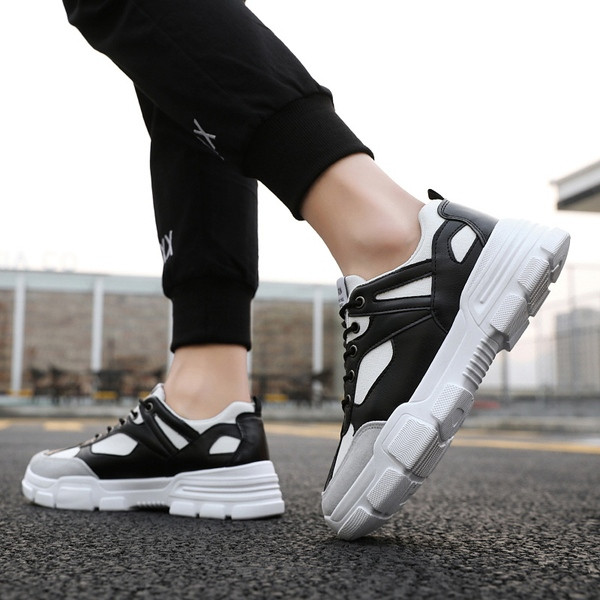 Adidași sport și casual pentru bărbați în alb-negru