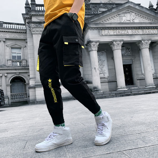 Pantaloni moderni pentru bărbați cu inscripție și buzunare
