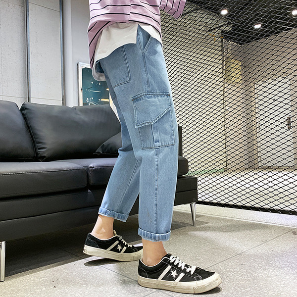 Blugi moderni pentru bărbați cu lungimea de 9/10 în albastru