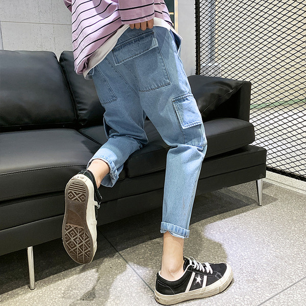 Blugi moderni pentru bărbați cu lungimea de 9/10 în albastru