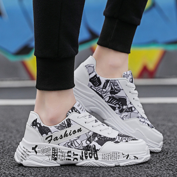 Tenisi de bărbați actuali cu model de culoare în trei culori