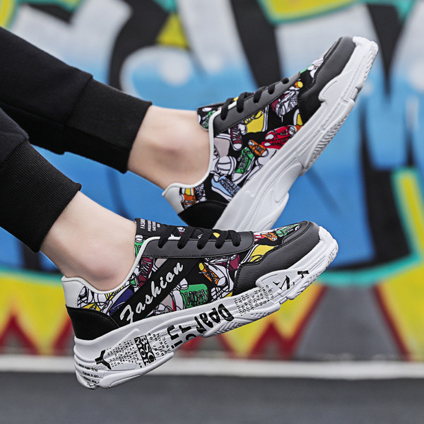 Tenisi de bărbați actuali cu model de culoare în trei culori