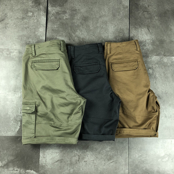 Pantaloni scurți moderni pentru bărbați cu buzunare în mai multe culori