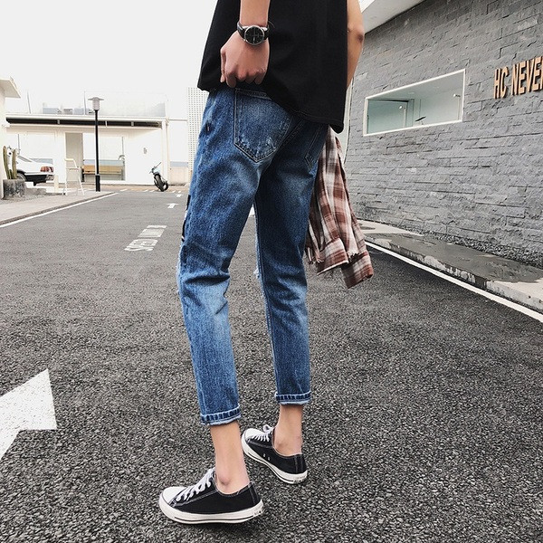 Blugi de bărbați actuali cu broderii și motive rupte