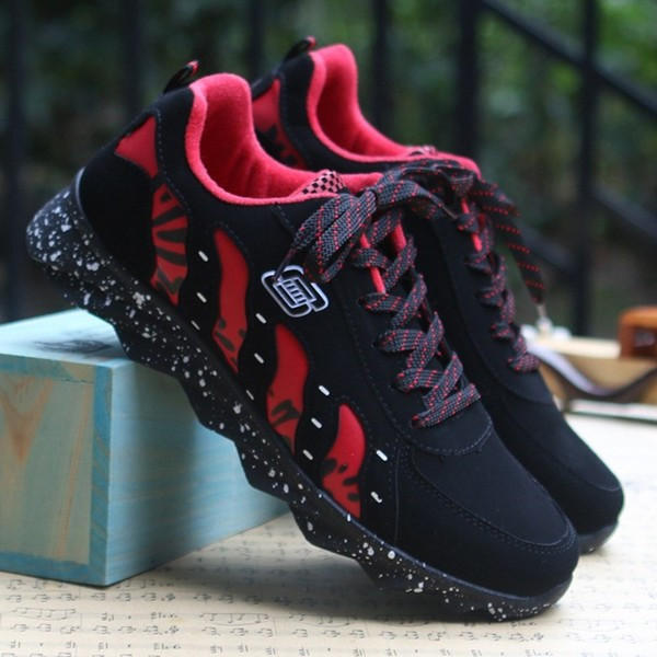 Adidași casual pentru bărbați în diferite culori