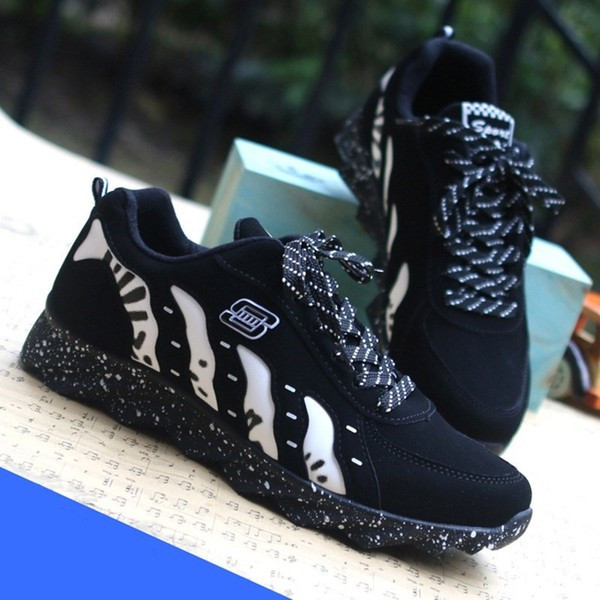 Adidași casual pentru bărbați în diferite culori