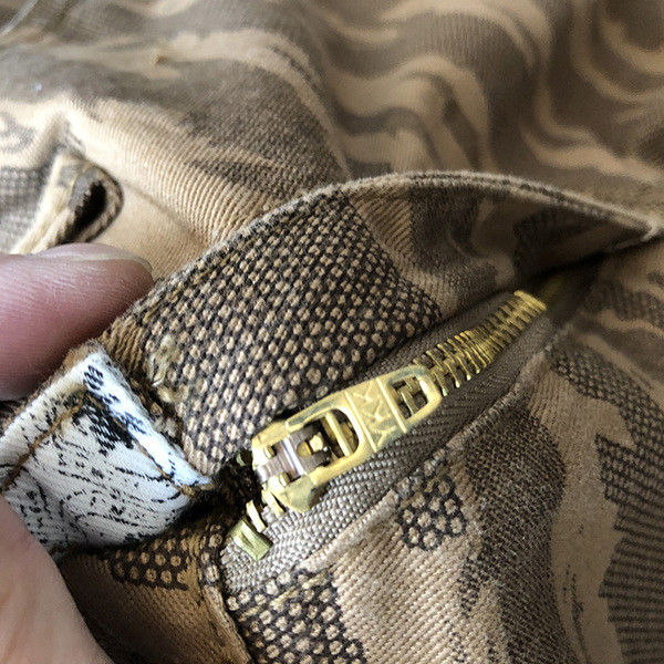 Pantaloni scurți moderni pentru bărbați cu model