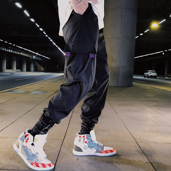 Pantaloni lungi de bărbați moderni cu o inscripție în mai multe culori