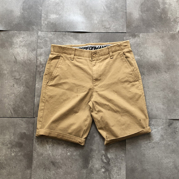 Pantaloni scurți moderni pentru bărbați în bej și gri