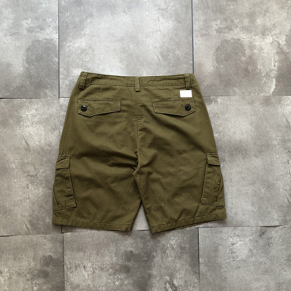 Pantaloni scurți pentru bărbați cu buzunare verzi
