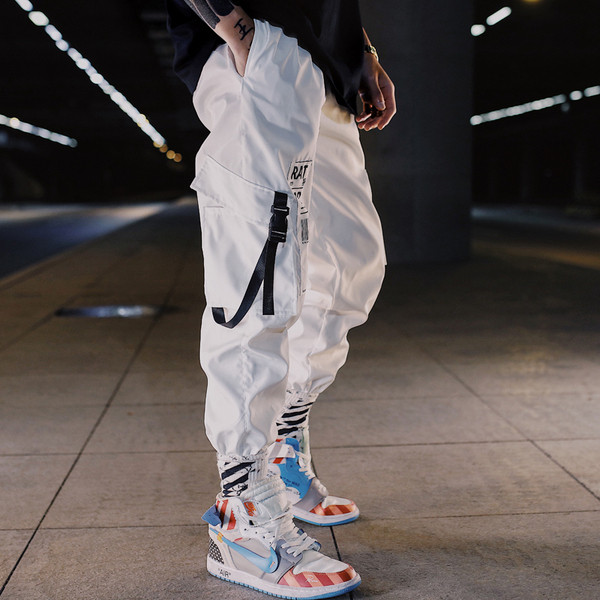 Pantaloni sport și casual pentru bărbați în alb și negru