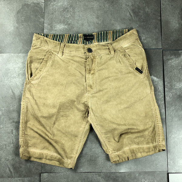 Model nou de pantaloni scurți pentru bărbați în trei culori