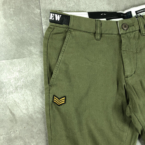 Pantaloni scurți pentru bărbați cu emblemă de culoare verde
