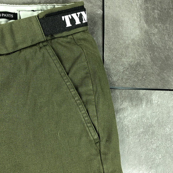 Pantaloni scurți pentru bărbați cu emblemă de culoare verde