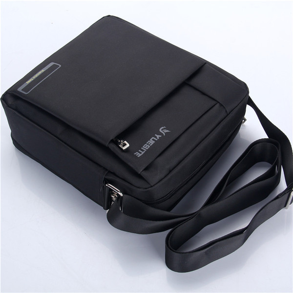 Férfi táska kicsi, nagy méretű